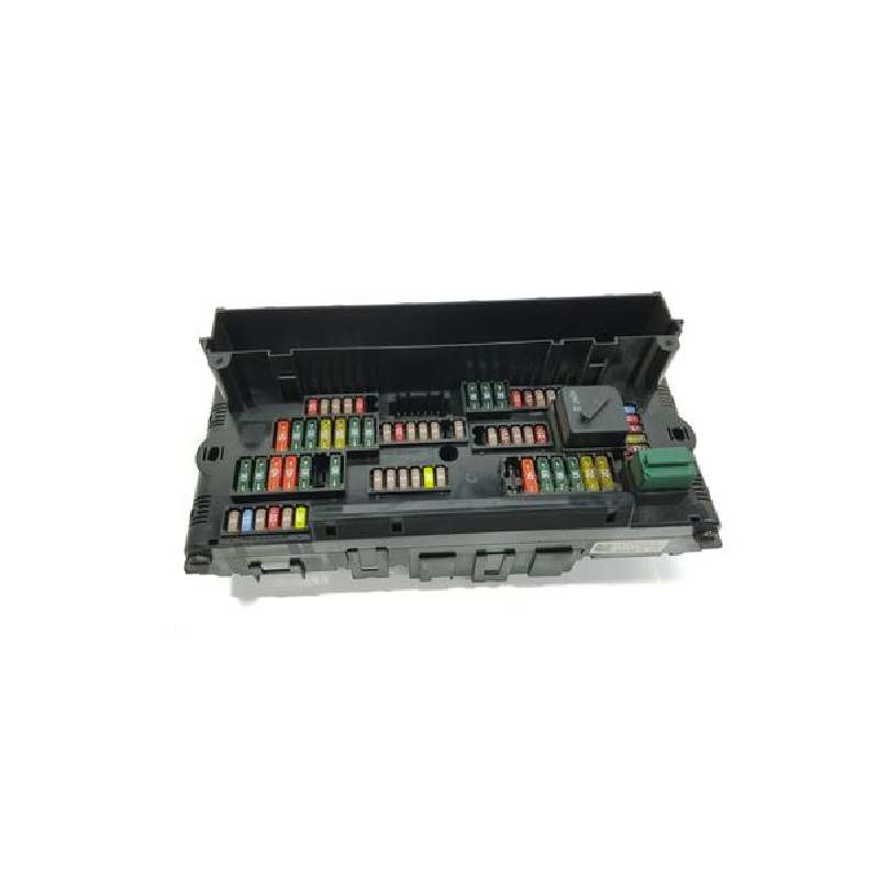 جعبه فیوز داخل موتور بی ام و 523 اتاق f10