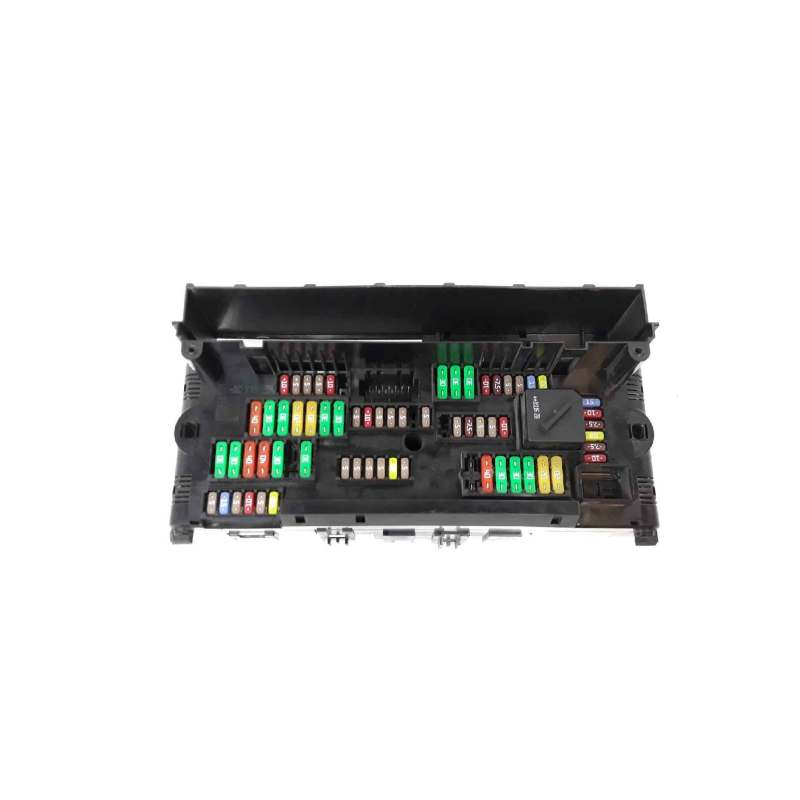جعبه فیوز داخل کابین بی ام و 523 اتاق f10